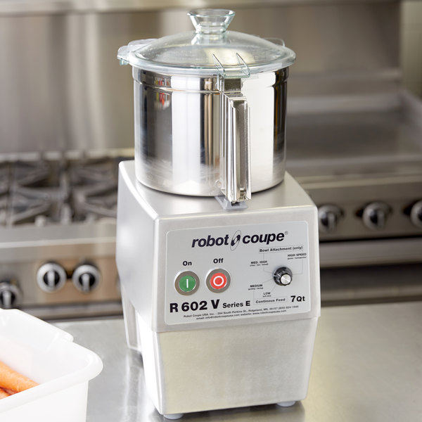Robot Coupe R602VVB Variable Speed Food Processor with 7 Qt. Stainless  Steel Bowl